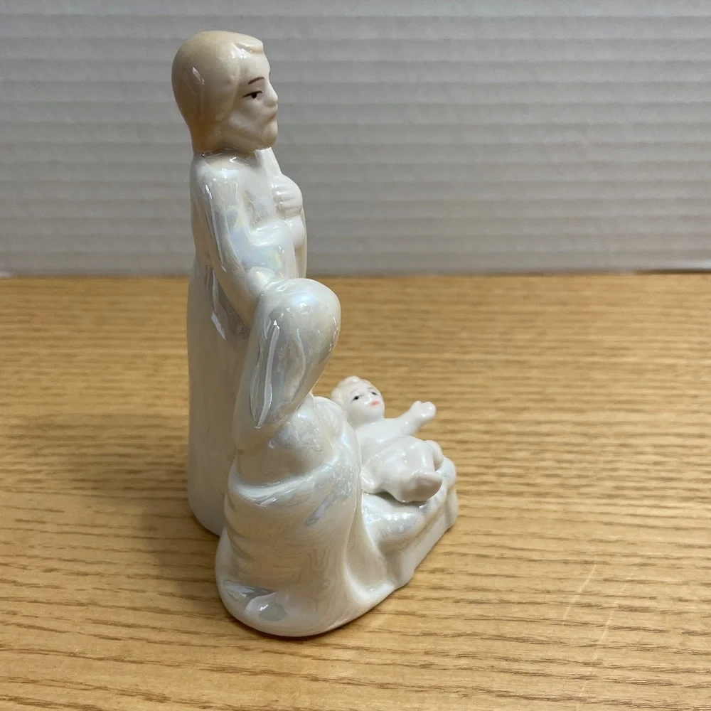 Pier 1 Nativity Holy Family Iridescent Pearl Porcelain Mary Joseph Jesus Retired
